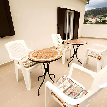 Kuca 1 Vikendica Veliko Brdo (Makarska)